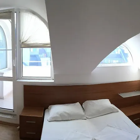 Maisonette Picadilly *